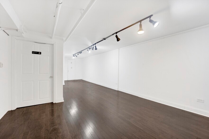 More Photos Of 515 N Halsted St, Chicago Storefront Retail Residential For Lease