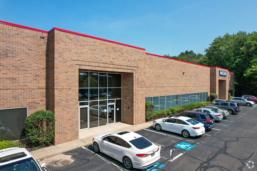 More Photos Of 311 Sinclair Rd, Bristol Light Manufacturing For Lease