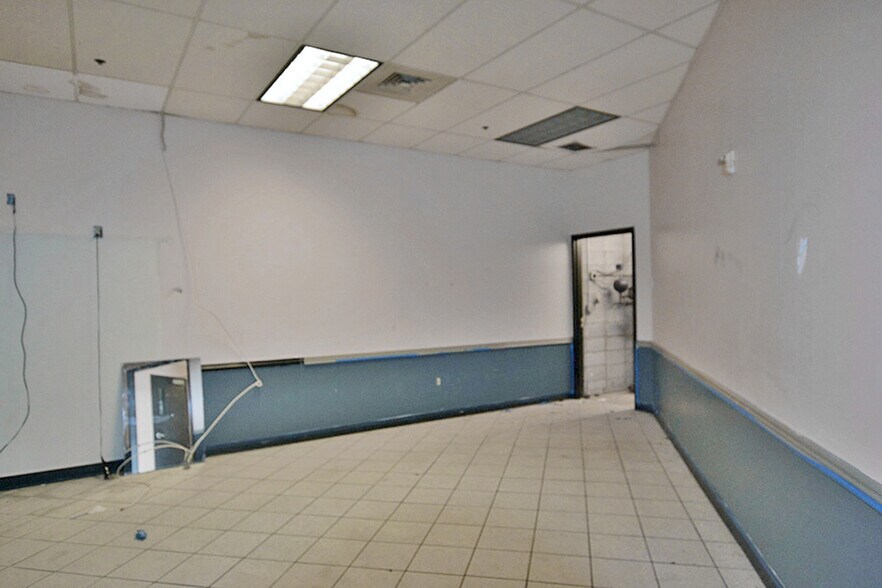 More Photos Of 317 Lincoln Hwy, Fairview Heights Auto Repair For Lease