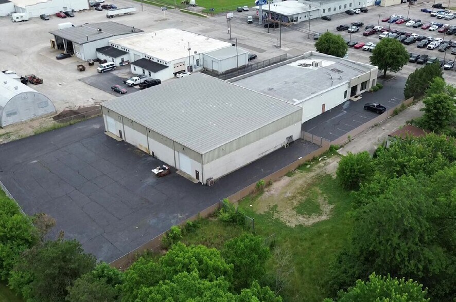 More Photos Of 1225 W Main St, Wilmington Warehouse For Sale