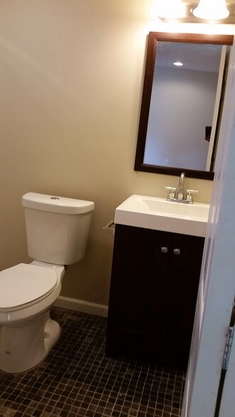 More Photos Of 16 East St, New Milford Freestanding For Lease