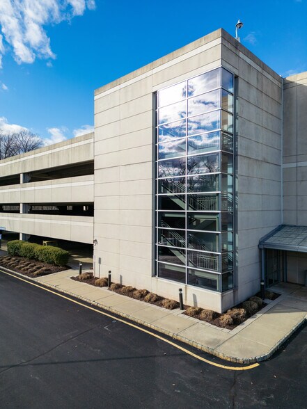 More Photos Of 15 Sylvan Way, Parsippany Light Distribution For Lease