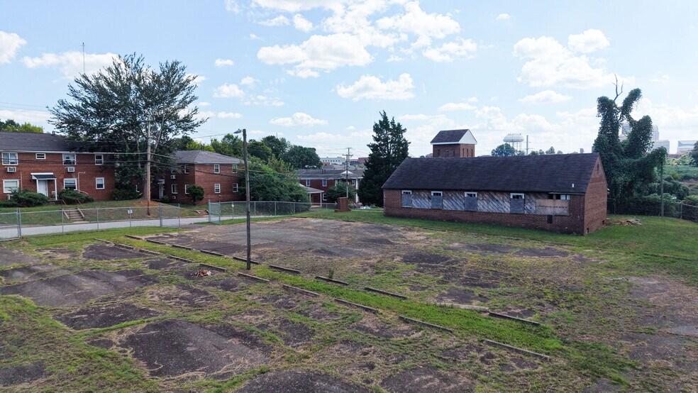 More Photos Of 1326 N Main St, Winston-Salem Specialty For Sale