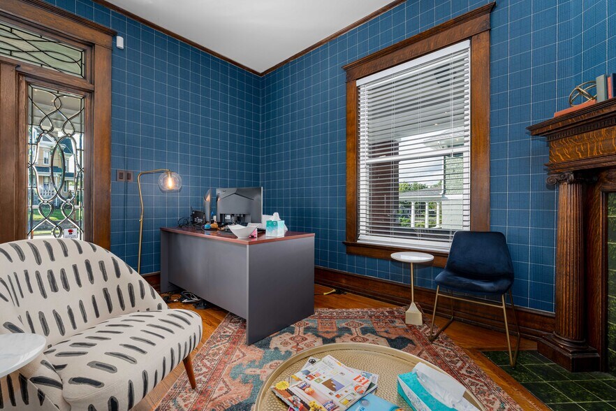 More Photos Of 114 E Unaka Ave, Johnson City Office Residential For Sale