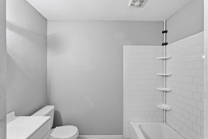 More Photos Of 925 S Main St, Wichita Apartments For Sale