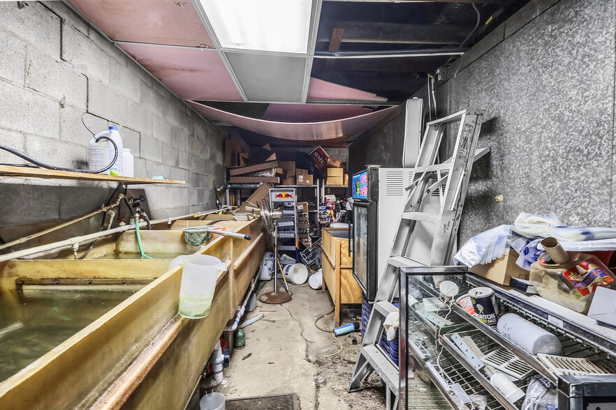 More Photos Of 2550 Parks Mill Rd, Buckhead Morgan Service Station For Sale