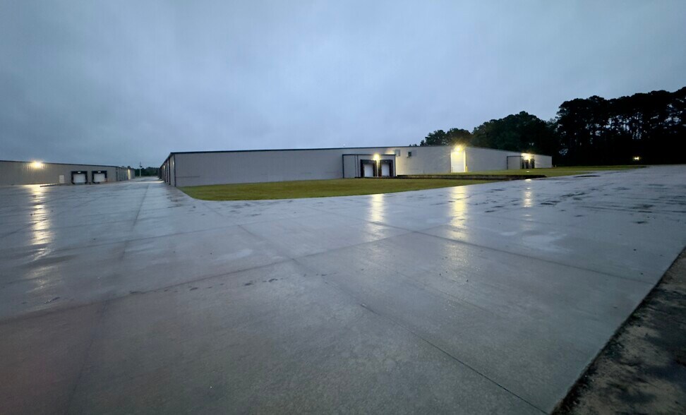 More Photos Of 847 W Main St, Lake City Warehouse For Lease