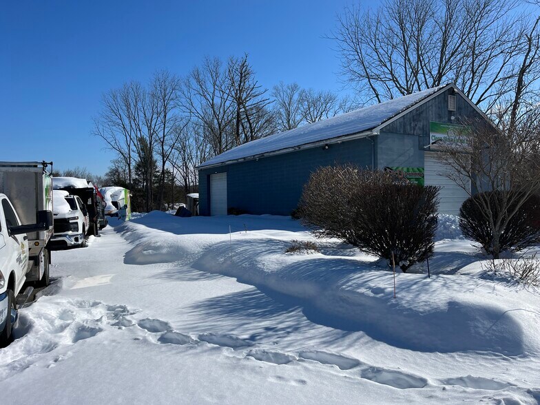More Photos Of 1195 Putnam Pike, Chepachet Freestanding For Lease