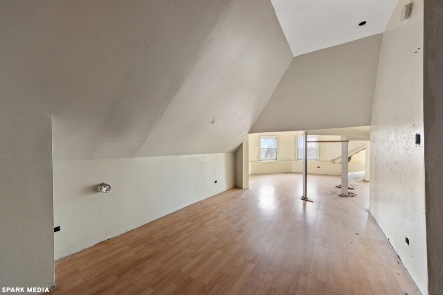 More Photos Of 4800 S Wood St, Chicago Storefront Retail Residential For Sale