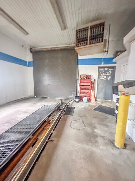 More Photos Of 4180 Sunset Blvd, Steubenville Carwash For Sale