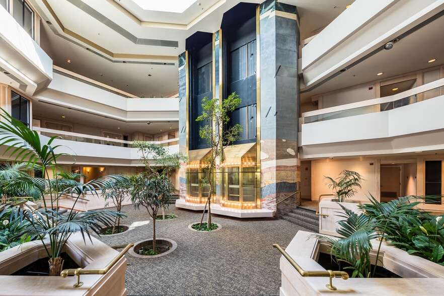 More Photos Of 1975 W El Camino Real, Mountain View Office For Lease