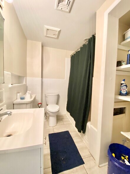 More Photos Of 8329 Delaware Ave, Upper Darby Service For Sale