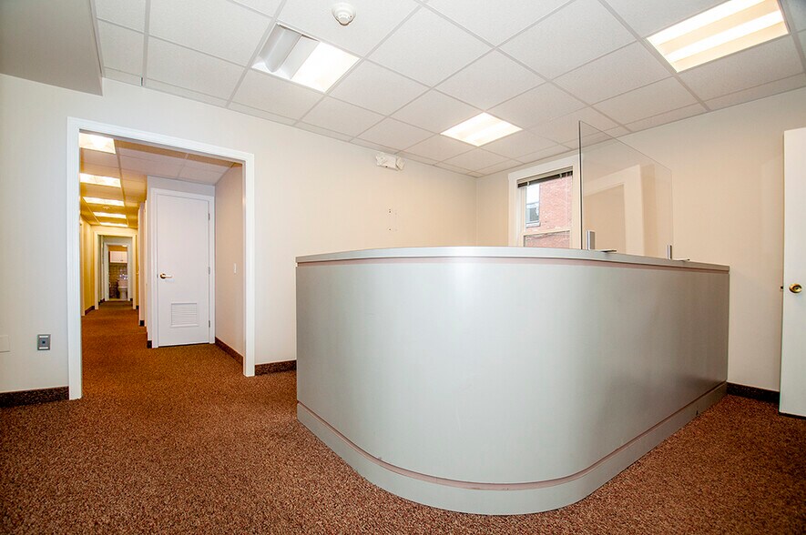 More Photos Of 4 Davis Ct, Brookline Loft Creative Space For Sale