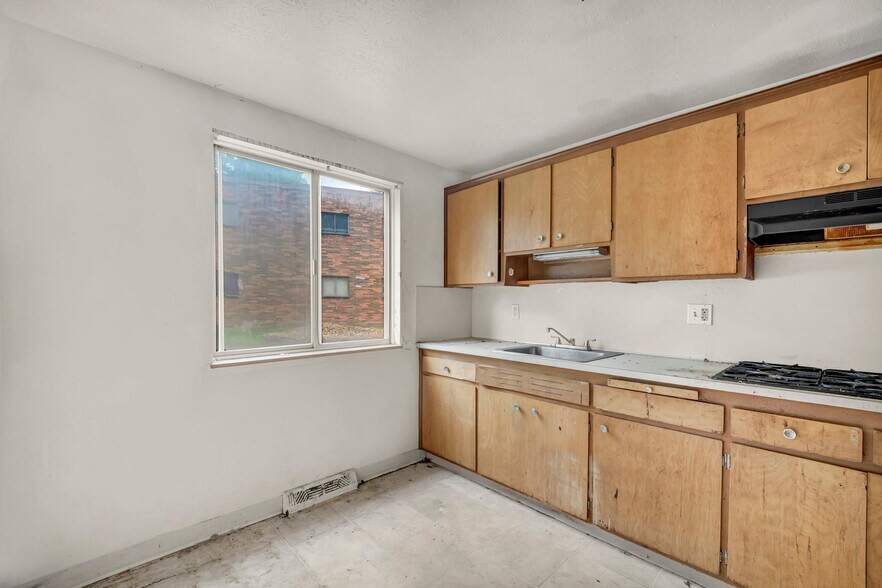 More Photos Of 818-850 S Green Rd, South Euclid Apartments For Sale