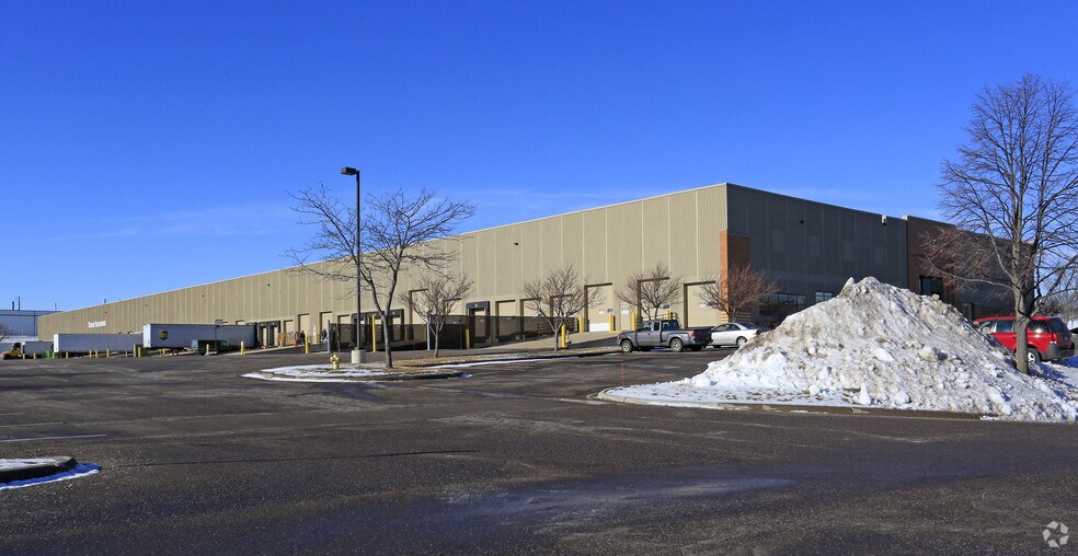 More Photos Of 6325 Sandburg Rd, Golden Valley Light Manufacturing For Lease