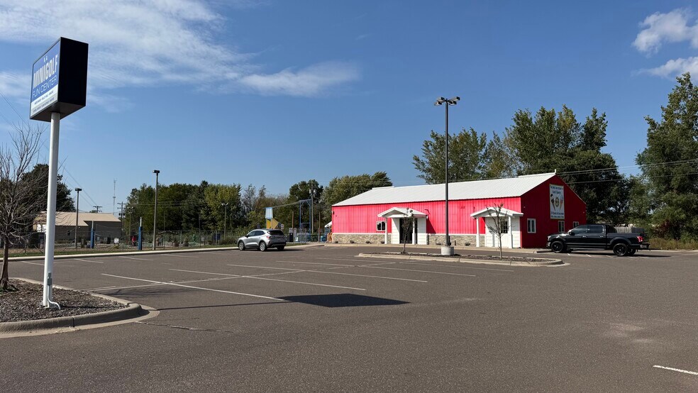 More Photos Of 215 Opportunity Blvd N, Cambridge Service For Sale