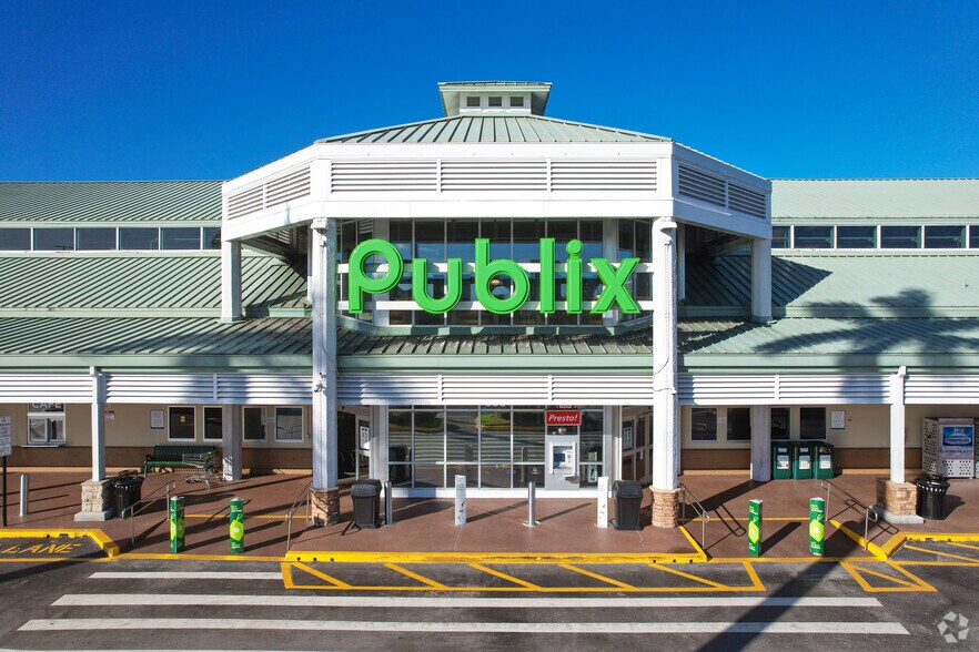 More Photos Of 700 N University Dr, Pembroke Pines General Retail For Lease