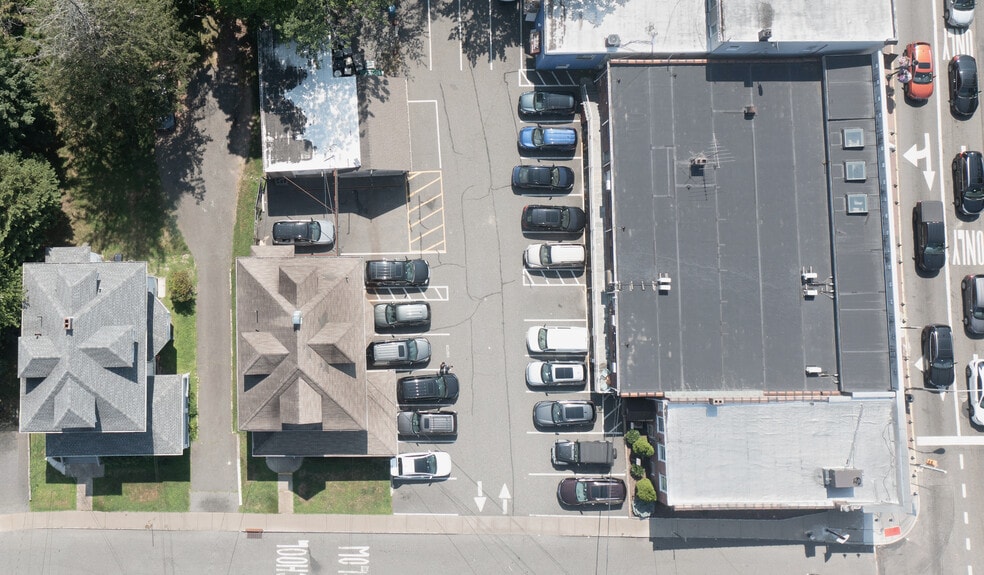 More Photos Of 528-538 Bloomfield Ave, Verona Storefront For Lease