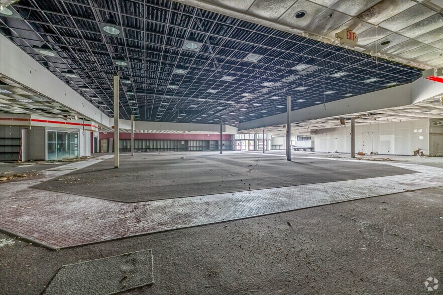 More Photos Of 5116-5120 Salem Ave, Trotwood General Retail For Sale