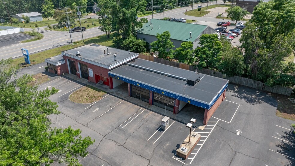Primary Photo Of 386 Daniel Webster Hwy, Merrimack Auto Repair For Sale