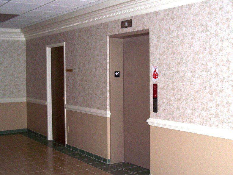 More Photos Of 23076 Three Notch Rd, California Office For Lease