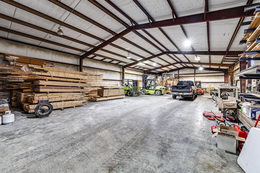 More Photos Of 2684 W US Highway 290, Fredericksburg Warehouse For Sale