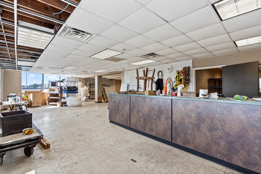 More Photos Of 8602 Broadway St, Galveston Warehouse For Sale