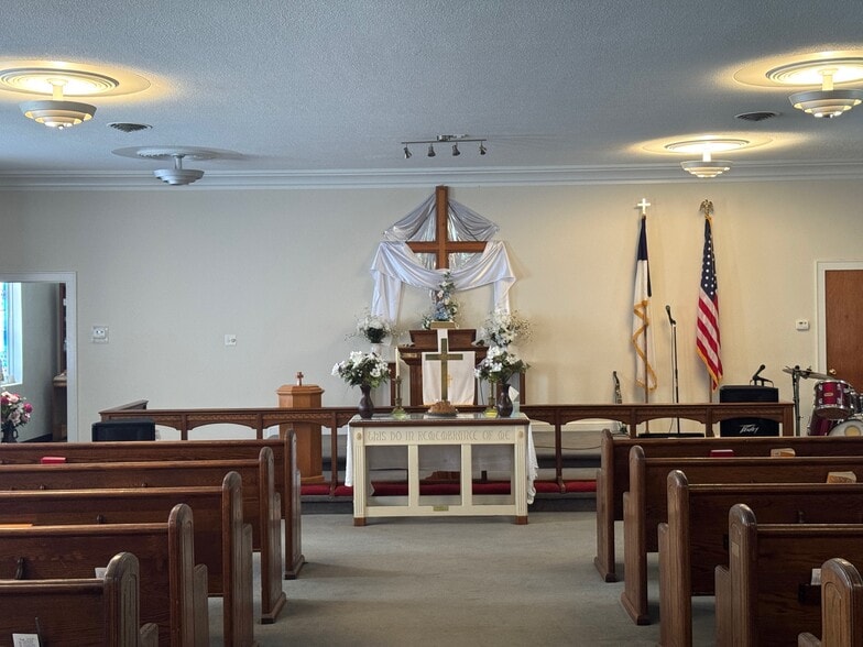 More Photos Of 426 Old Commerce Road Ext, Athens Religious Facility For Sale