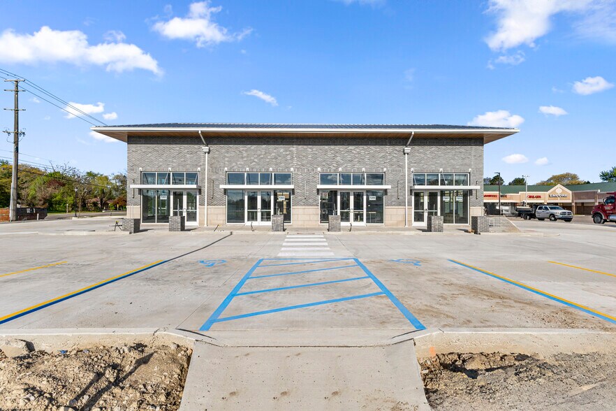 Primary Photo Of 7201-7207 N Canton Center Rd, Canton Township Restaurant For Lease