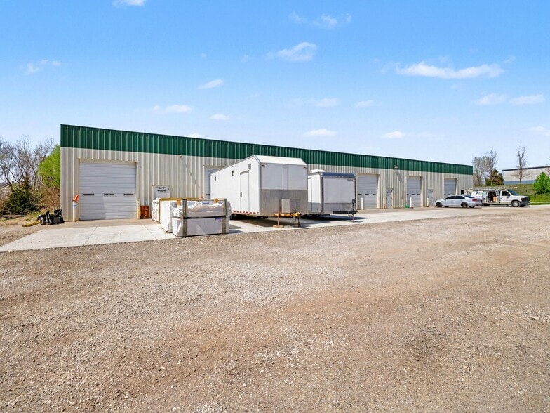 More Photos Of 21909 R & R Rd, Gretna Warehouse For Sale