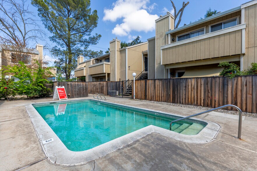 More Photos Of 2330 Hurley Way, Sacramento Apartments For Sale