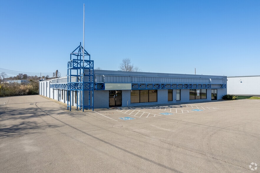 Primary Photo Of 12117-12119 Princeton Pike, Cincinnati Freestanding For Lease