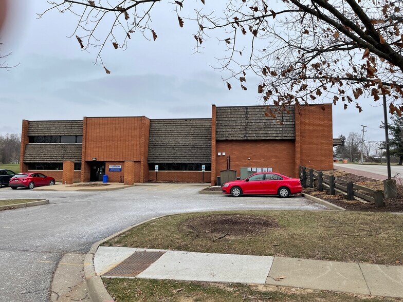 More Photos Of 365 S Crown Hill Rd, Orrville Medical For Sale