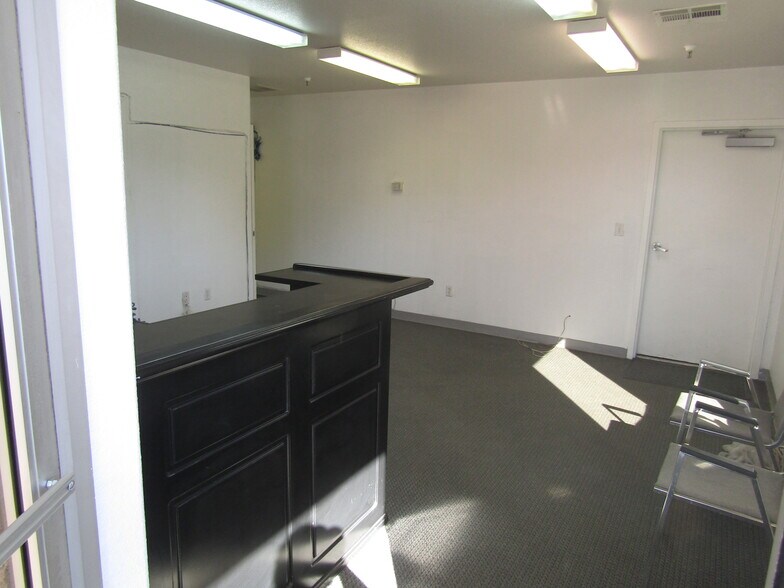 More Photos Of 209 E Brooks Ave, North Las Vegas Distribution For Lease