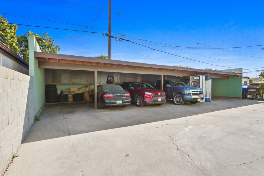 More Photos Of 6048 King Ave, Maywood Apartments For Sale