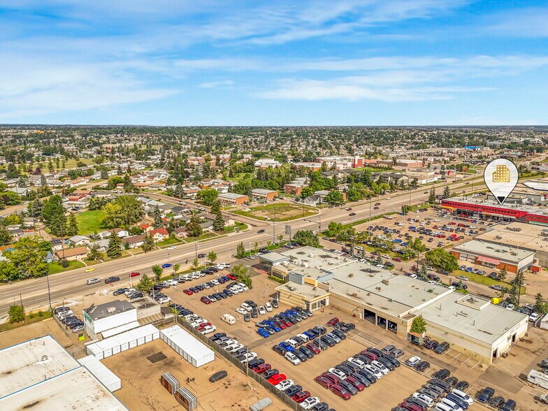 More Photos Of 13408 Fort Rd NW, Edmonton Storefront For Lease