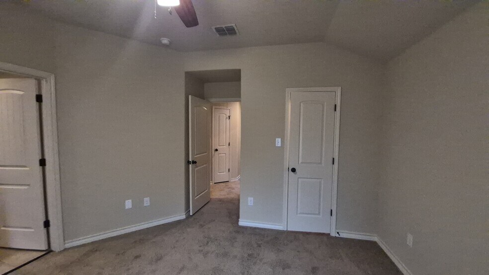More Photos Of 6866 Lakeview Dr, San Antonio Multifamily For Sale