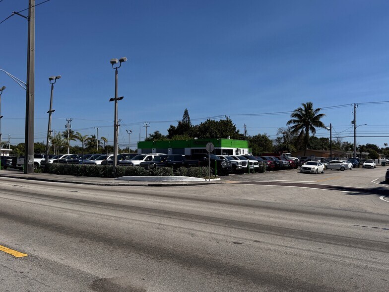 Primary Photo Of 19001 NW 2nd Ave, Miami Auto Dealership For Lease