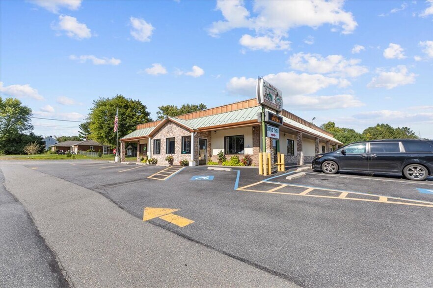 More Photos Of 232 W Moorestown Rd, Wind Gap Restaurant For Sale