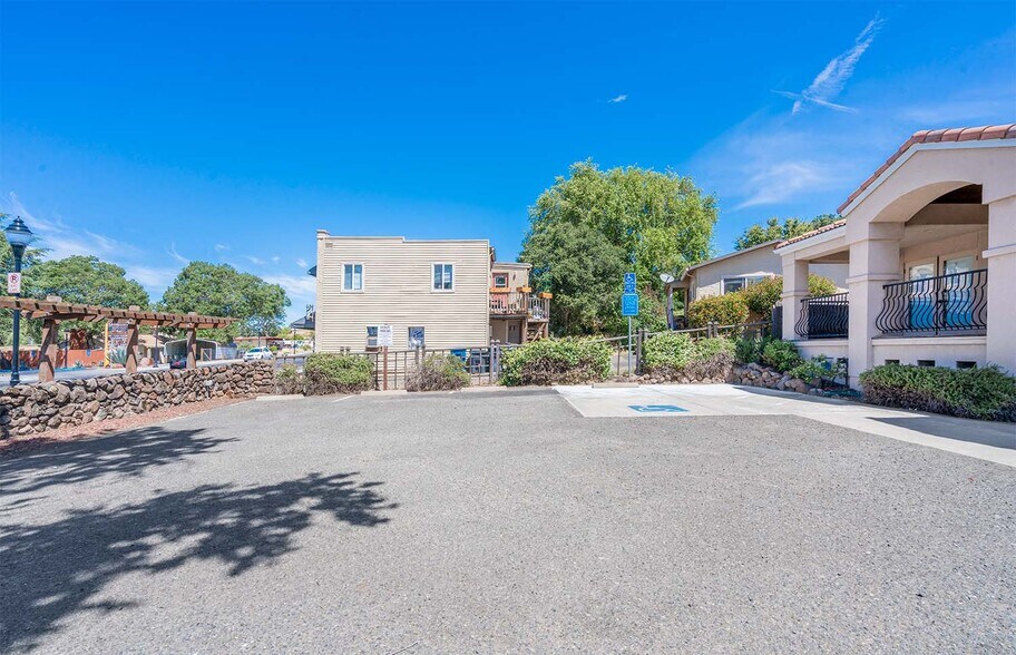 More Photos Of 17977 Sonoma Hwy, Sonoma Office For Lease