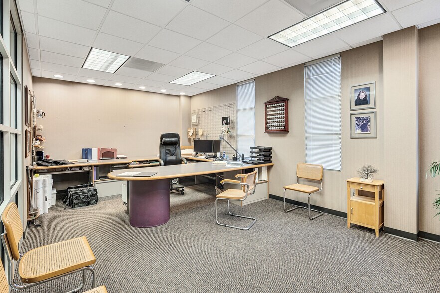 More Photos Of 30 S Byhalia Rd, Collierville Office For Lease