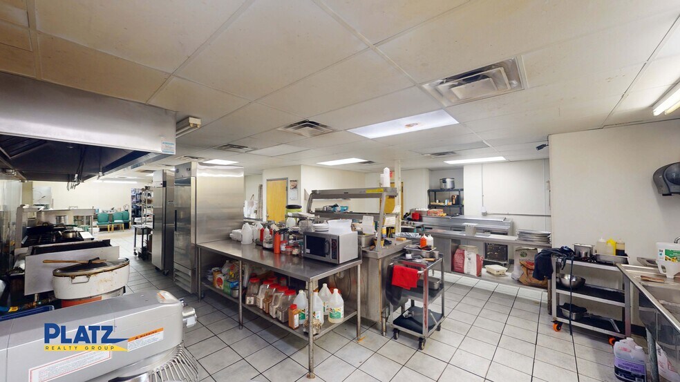 More Photos Of 3864 Youngstown Rd SE, Warren Restaurant For Sale