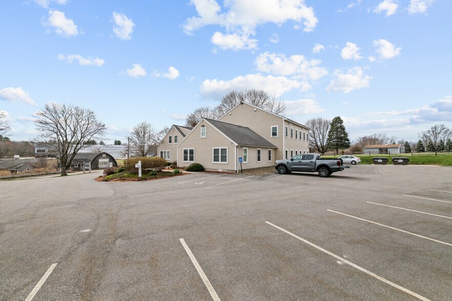 More Photos Of 385 South St, Shrewsbury Office For Sale