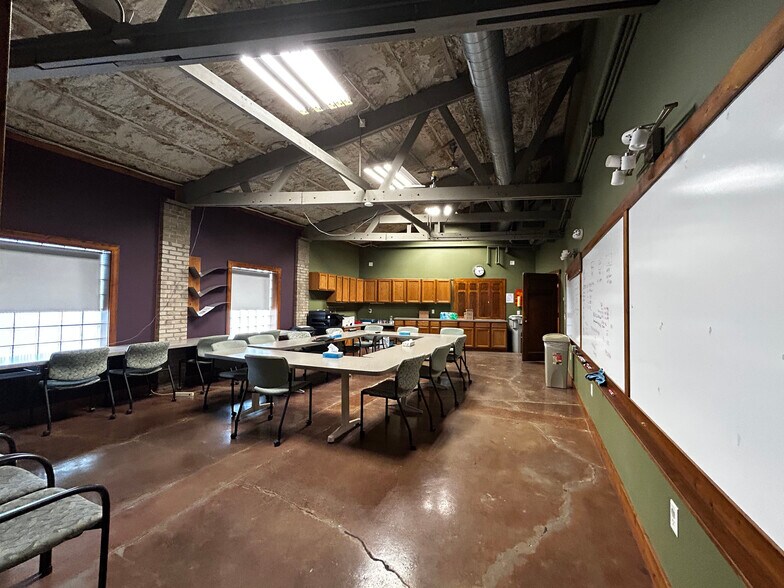 More Photos Of 2918 Portage St, Kalamazoo Office For Sale
