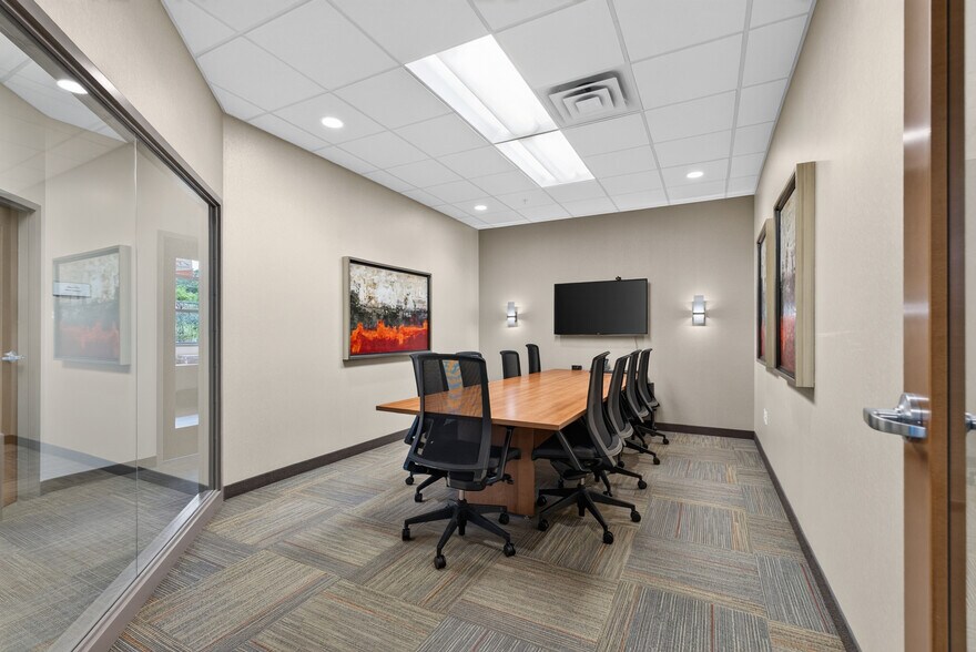 More Photos Of 9605 Schmidt Lake Rd, Plymouth Office Residential For Lease