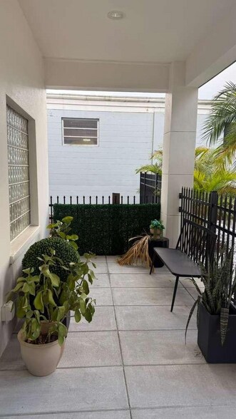More Photos Of 608 S Tampania Ave, Tampa Medical For Lease