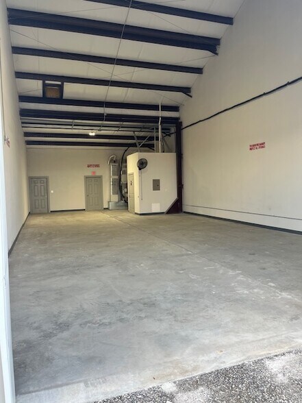 More Photos Of 1512 McKay Bay Ct, Tampa Manufacturing For Sale