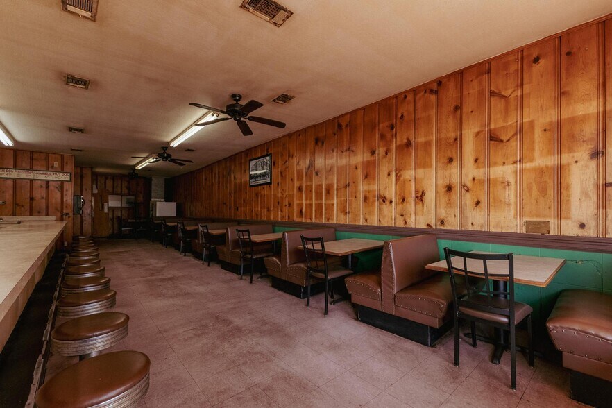 More Photos Of 400 N Main St, Hattiesburg General Retail For Sale