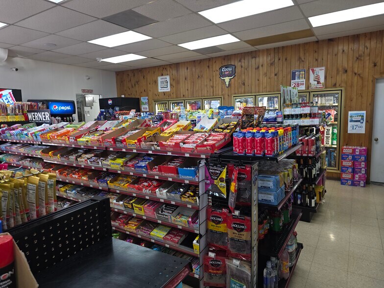 More Photos Of 103 US-20, Hines General Retail For Sale