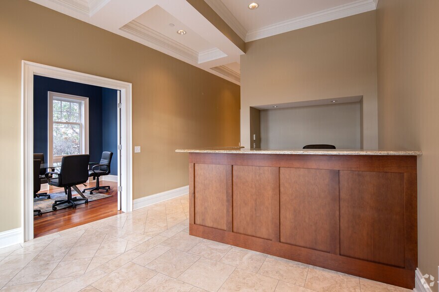 More Photos Of 1232-1280 American Way, Libertyville Medical For Lease